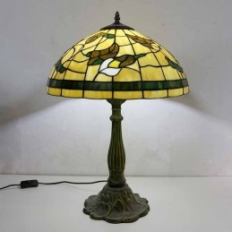 Elegantná stolová lampa z...